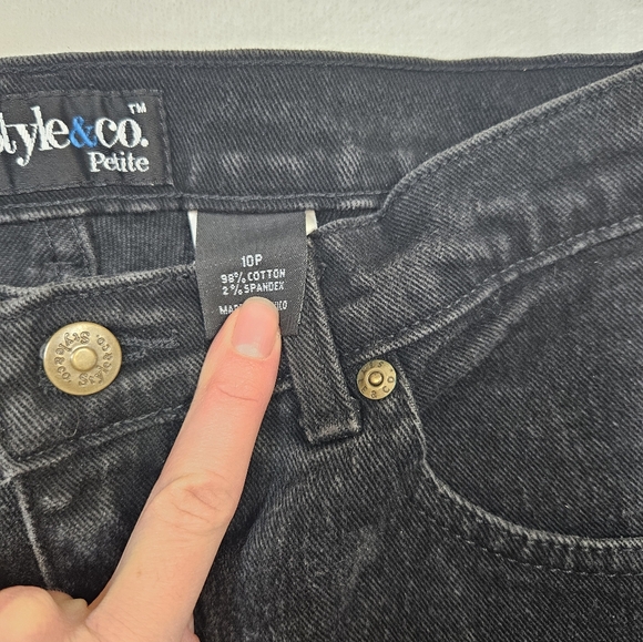 90s Mom Jeans - Picture 3 of 5